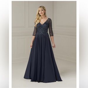 Christina Wu 17109 Navy sz 18 MOB Gown